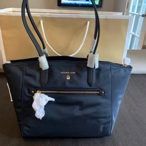 Michael Kors Kelsey Nylon Admiral Medium Navy Tote
